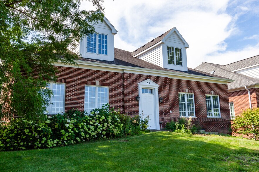 More Photos Of 55 Ogden Ave, Clarendon Hills Office For Sale