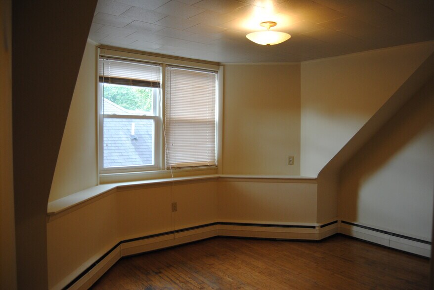 More Photos Of 711 Oak Hill Ave, Hagerstown Apartments For Sale