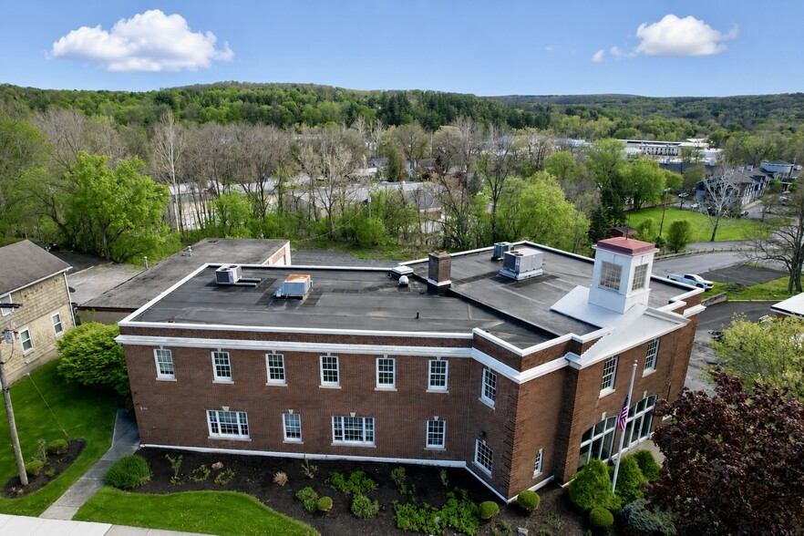 More Photos Of 102 Washington St, Manlius Office For Sale