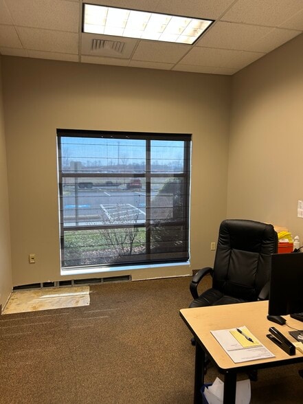 More Photos Of 15 Ritter Way, Lebanon Manufacturing For Lease