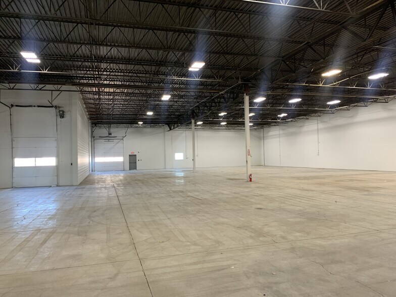 More Photos Of 41158 Koppernick Rd, Canton Township Warehouse For Lease