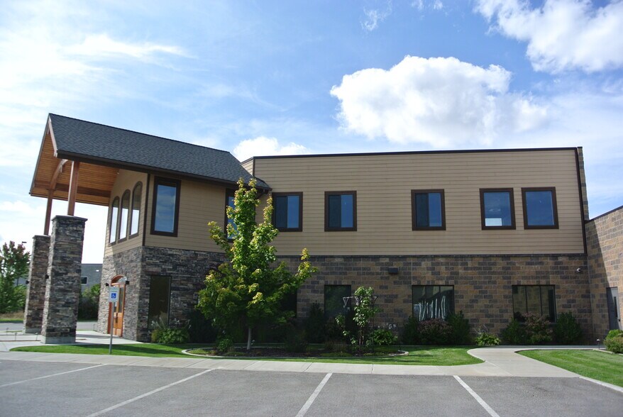 More Photos Of 3875 N Schreiber Way, Coeur d'Alene Warehouse For Lease