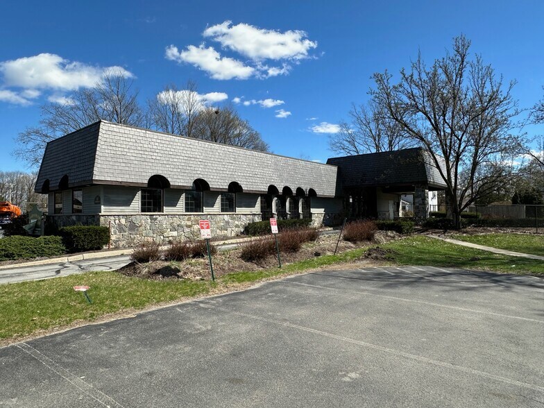 More Photos Of 11 Murray Street, Glens Falls Medical For Sale