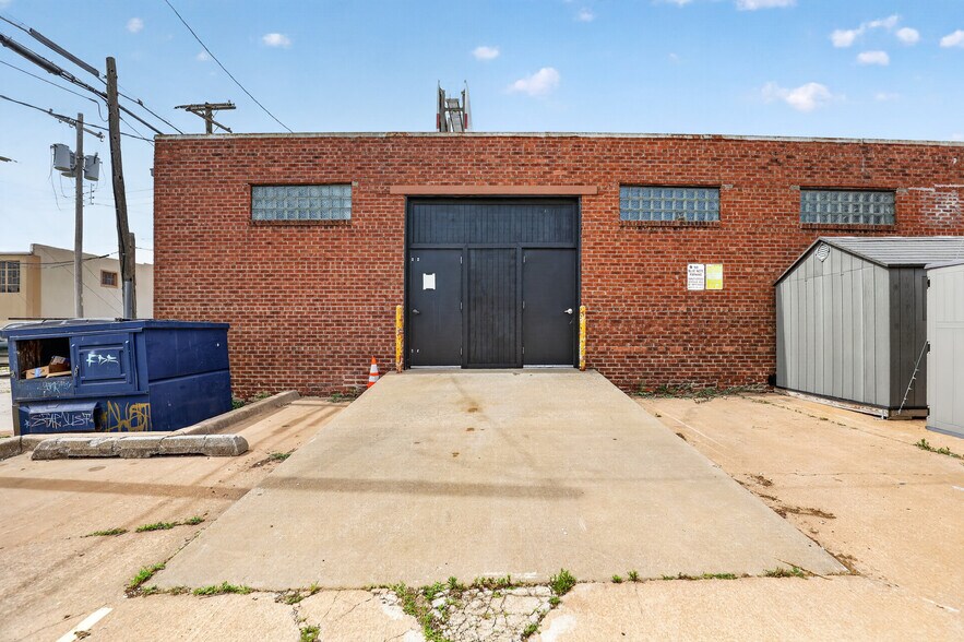 More Photos Of 2412-2414 N Robinson Ave, Oklahoma City Storefront Retail Office For Lease