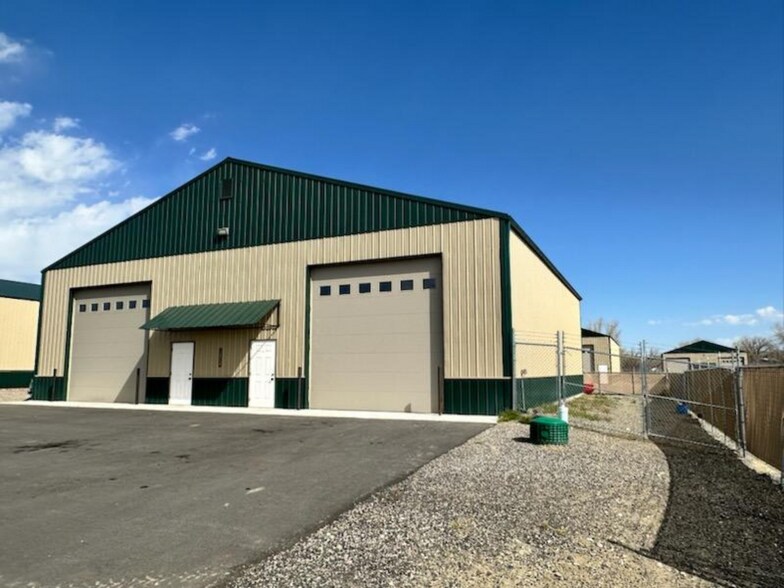 More Photos Of 8033 Workshop, Billings Industrial For Lease
