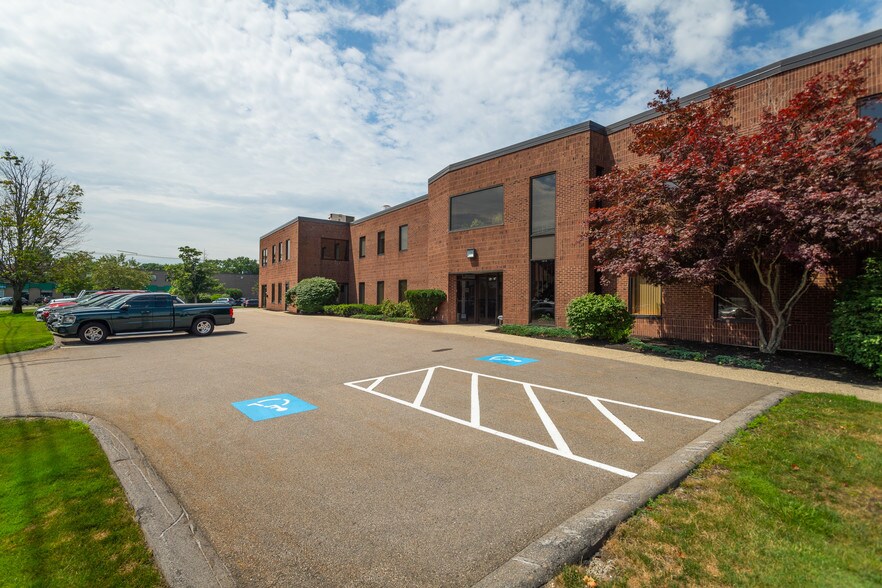 More Photos Of 129-147 Morgan Dr, Norwood Flex For Sale