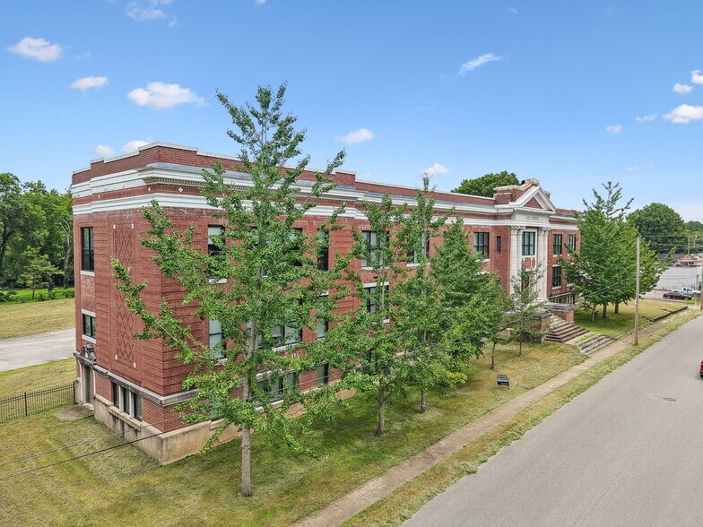 More Photos Of 217 E Deadrick St, Jackson Apartments For Sale