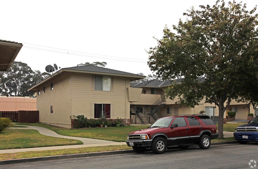 More Photos Of 948 Lupin Dr, Salinas Apartments For Sale