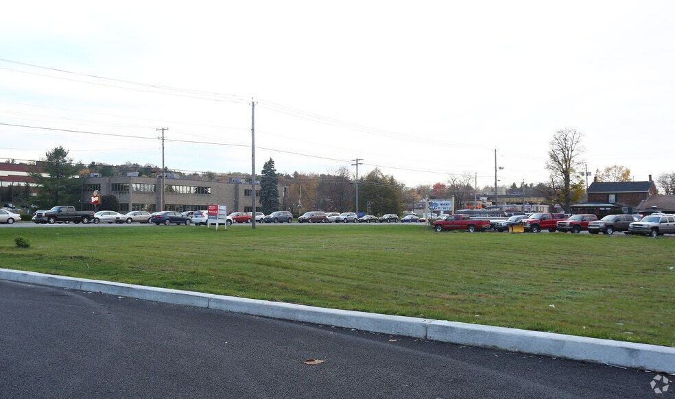 More Photos Of 1167-1171 Troy Schenectady Rd, Latham Land For Lease