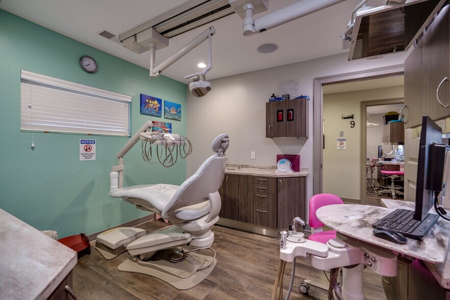 More Photos Of 5671 Far Hills Ave, Dayton Medical For Sale