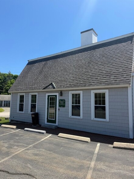 More Photos Of 87 Lafayette Rd, Hampton Falls Storefront Retail Office For Sale