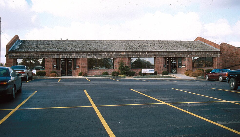 More Photos Of 1900-1912 NW Copper Oaks Cir, Blue Springs Medical For Sale