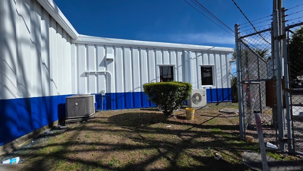 More Photos Of 4991 Banco Rd, North Charleston Office Residential For Lease