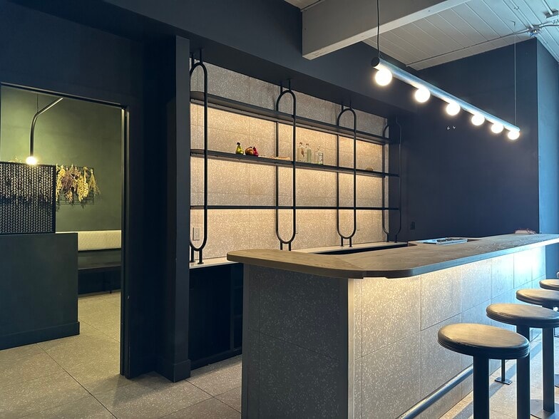 More Photos Of 10544 114th St NW, Edmonton Office For Lease