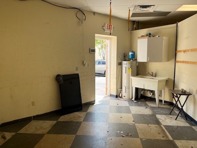 More Photos Of 1950 Hendersonville Rd, Asheville Unknown For Lease