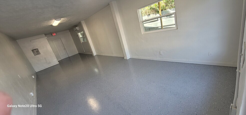 More Photos Of 2400 25th St N, Saint Petersburg Office For Sale