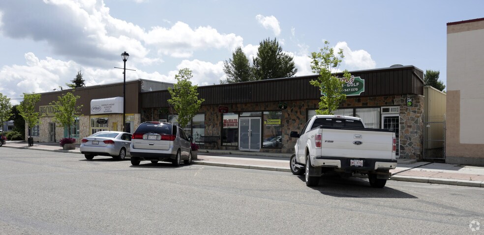 More Photos Of 227 6th St, Beiseker Storefront For Sale