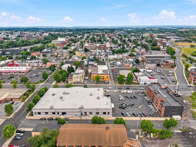 More Photos Of 145-555 Hamilton St, Allentown Showroom For Lease