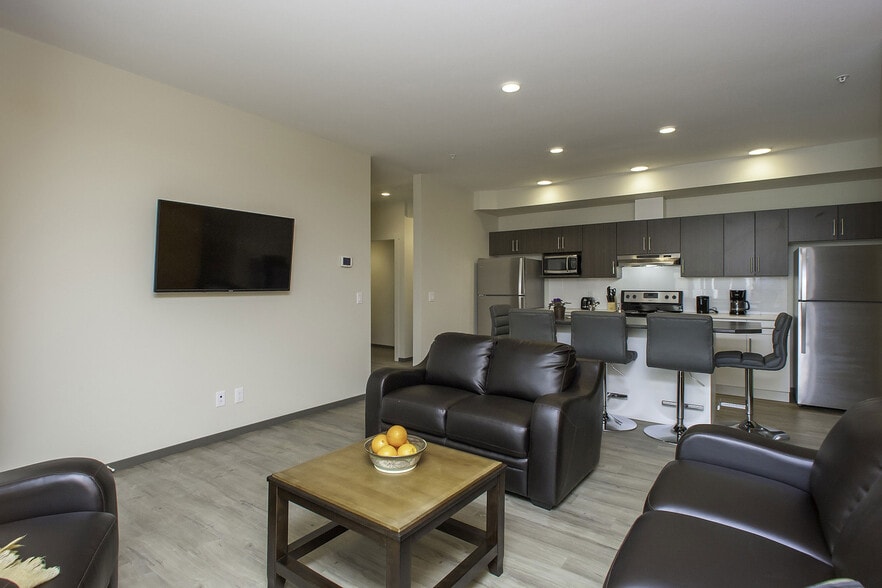 More Photos Of 125 Dundas Rd, Kelowna Apartments For Sale