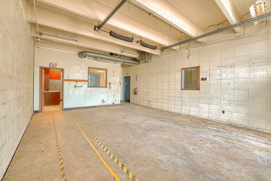 More Photos Of 6725 NW Atlanta Ave, Lawton Industrial For Lease