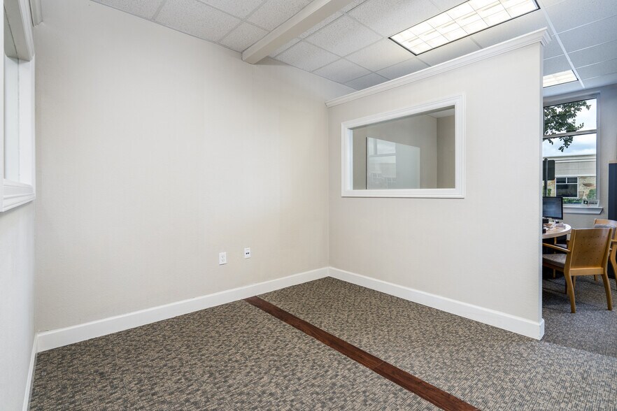 More Photos Of 20008 Champion Forest Dr, Spring Office For Sale