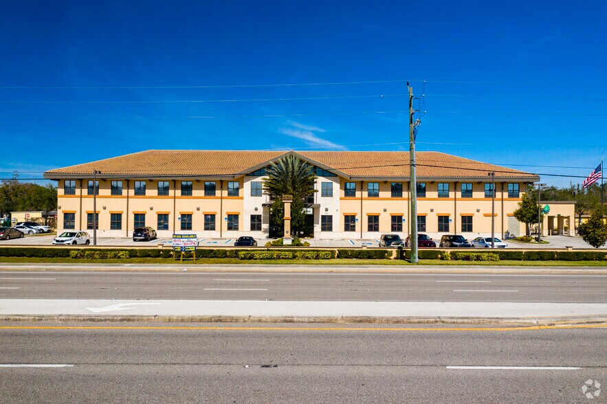 More Photos Of 5101 Fruitville Rd, Sarasota Medical For Lease