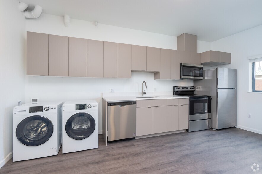 More Photos Of 2171 N Rosa Parks Way, Portland Apartments For Sale