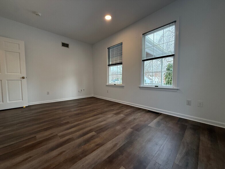 More Photos Of 757 Post Rd, Darien Office For Lease