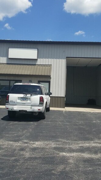 Primary Photo Of 3325 Louis Sherman Dr, Steger Industrial For Lease