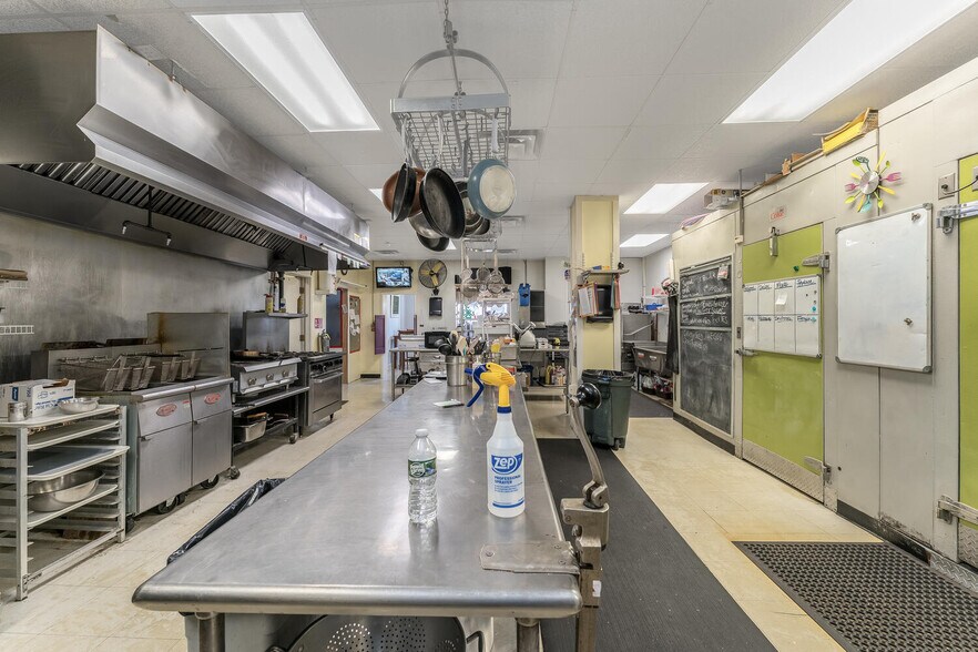 More Photos Of 615 3rd Ave, Alpha Freestanding For Sale