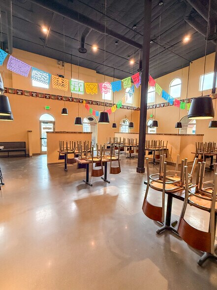 More Photos Of 1521 E Nob Hill Blvd, Yakima General Retail For Lease