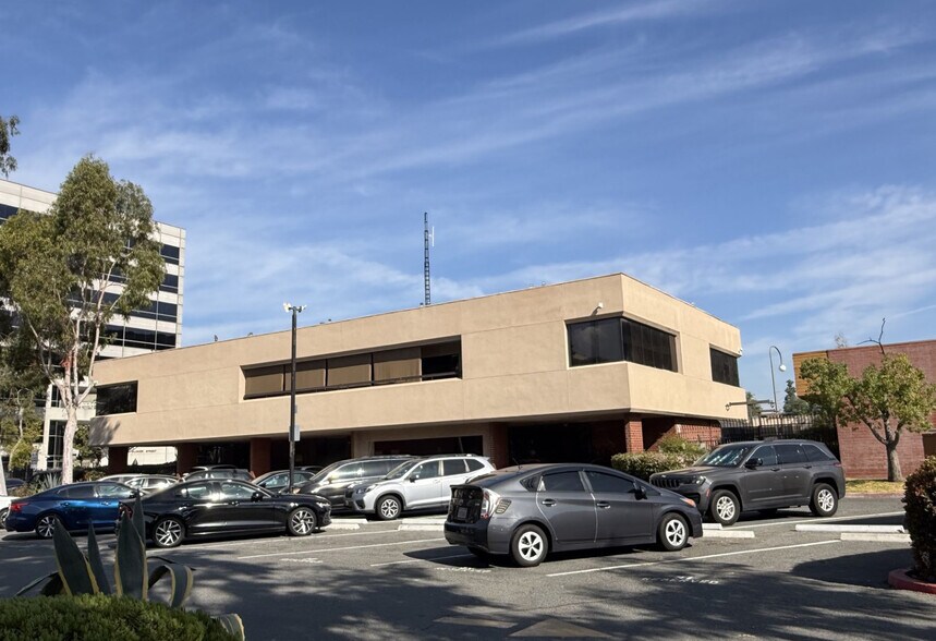More Photos Of 888 W Santa Ana Blvd, Santa Ana Medical For Sale