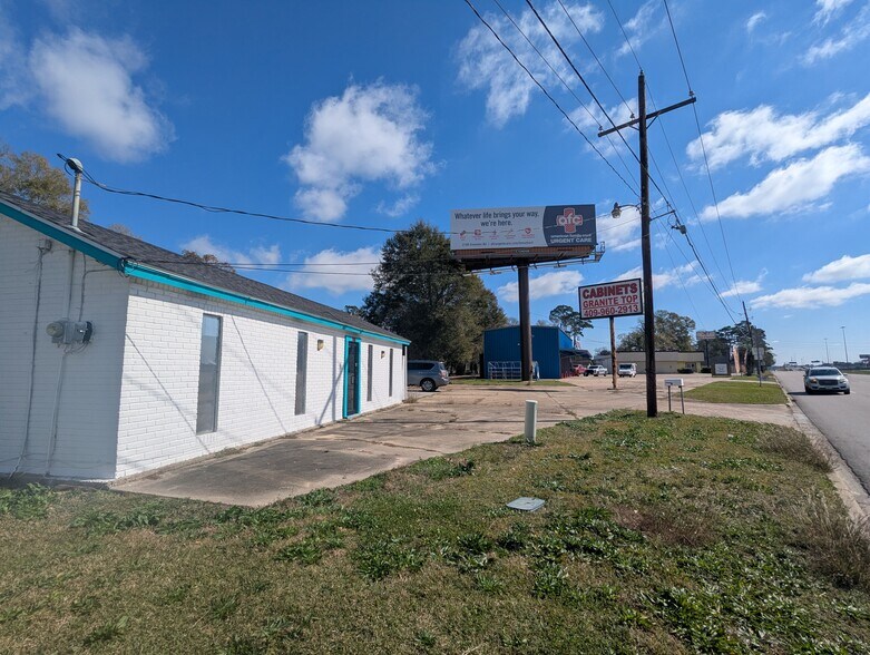 More Photos Of 5310 Eastex Fwy, Beaumont Freestanding For Sale
