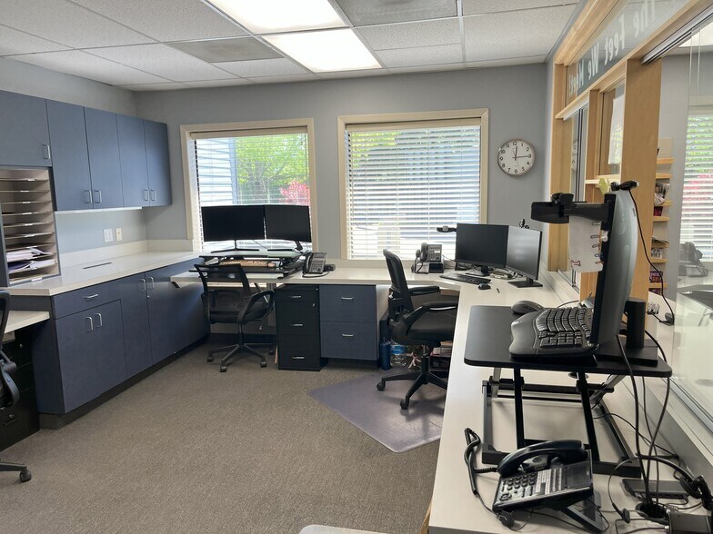 More Photos Of 3460-3470 Liberty St S, Salem Medical For Lease