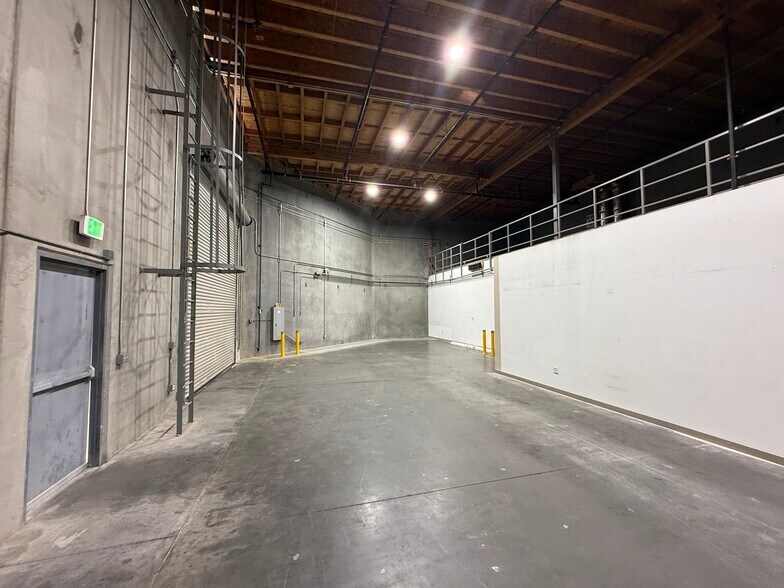 More Photos Of 2197 La Crosse Ave, Colton Warehouse For Lease