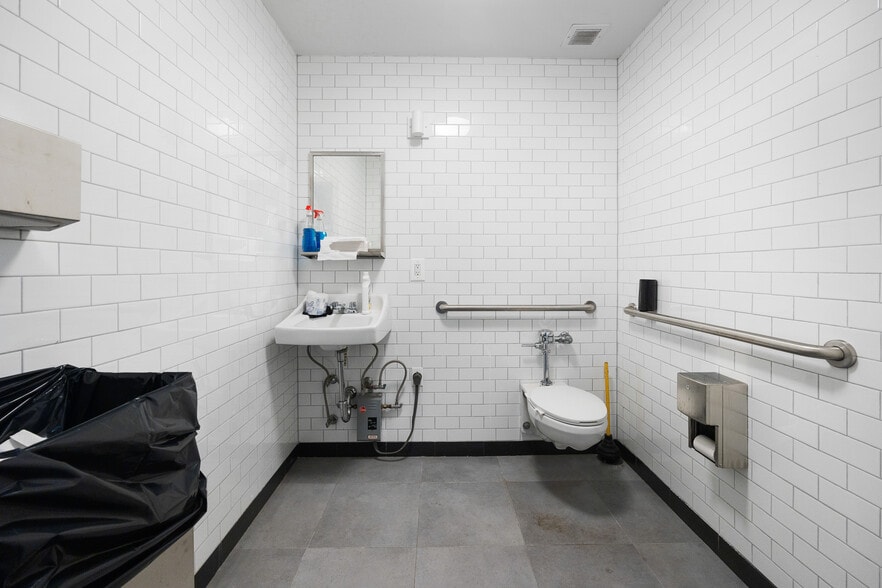More Photos Of 37 Bridge St, Brooklyn Apartments For Sale