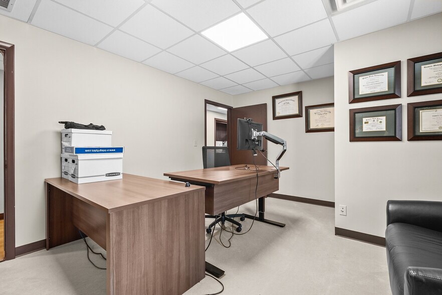 More Photos Of 1516 Trimble Ave, Kalamazoo Office For Sale