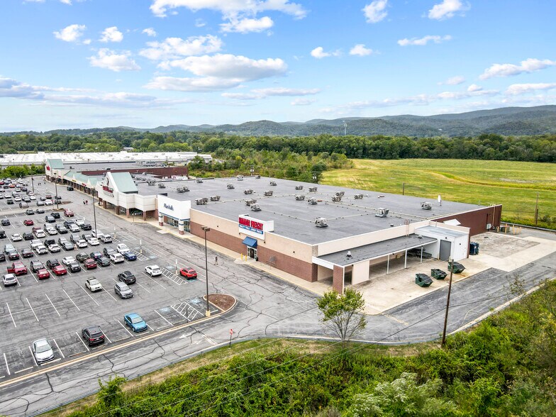 Primary Photo Of 1-6 Millbrook Plz, Mill Hall Unknown For Lease