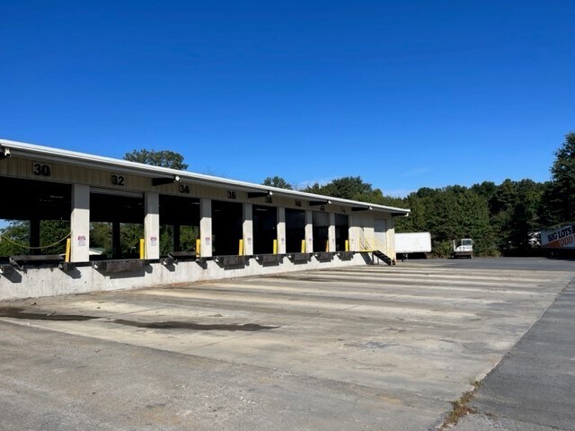 Primary Photo Of 212 Robinson Rd NW, Calhoun Truck Terminal For Lease