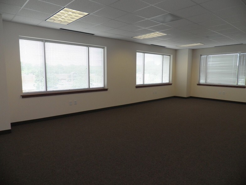 More Photos Of 353 E Six Forks Rd, Raleigh Office For Lease