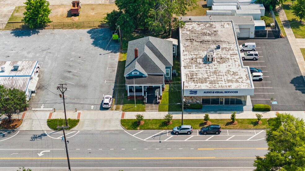 More Photos Of 308 10th St, Columbus Office Residential For Sale