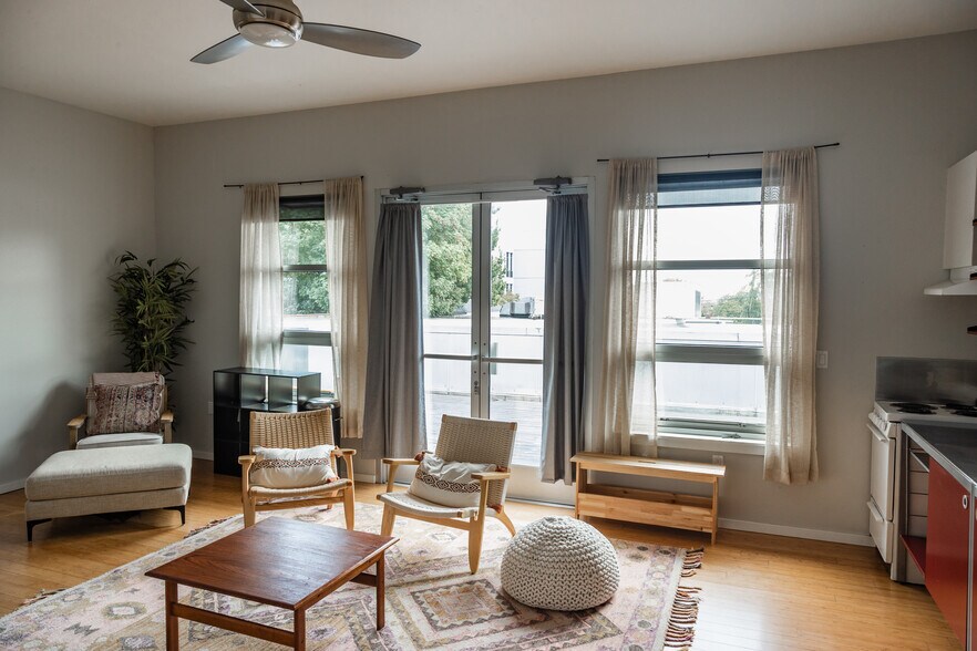 More Photos Of 2124 N Flint, Portland Office Residential For Sale