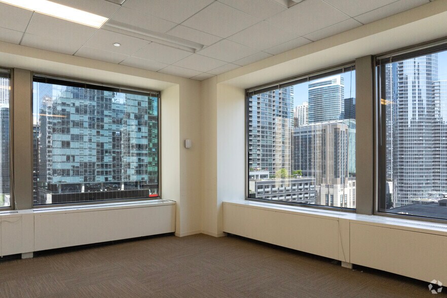 More Photos Of 401 N Michigan Ave, Chicago Office For Lease