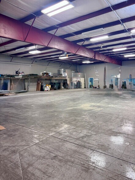 More Photos Of 9201 Brookwood Ct, Bonita Springs Showroom For Sale