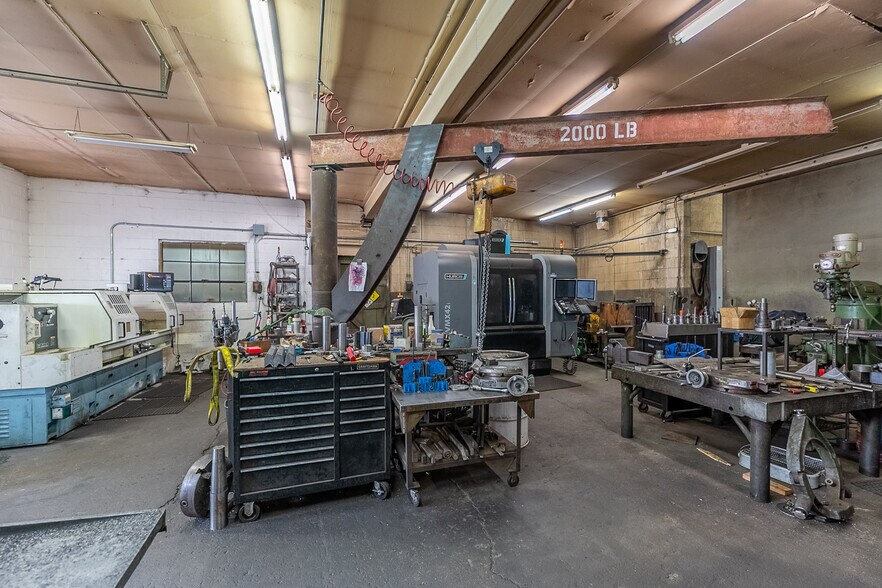 More Photos Of 612 W 3rd Ave, Moses Lake Industrial For Sale