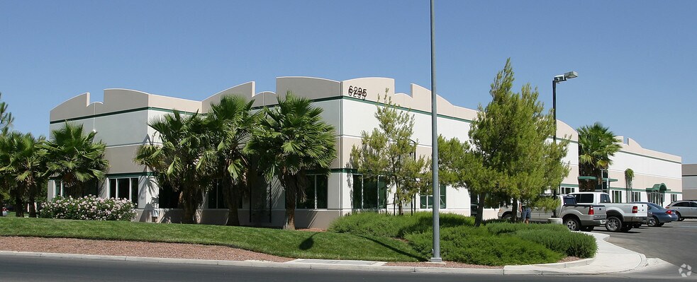 More Photos Of 6295 S McLeod Dr, Las Vegas Warehouse For Lease