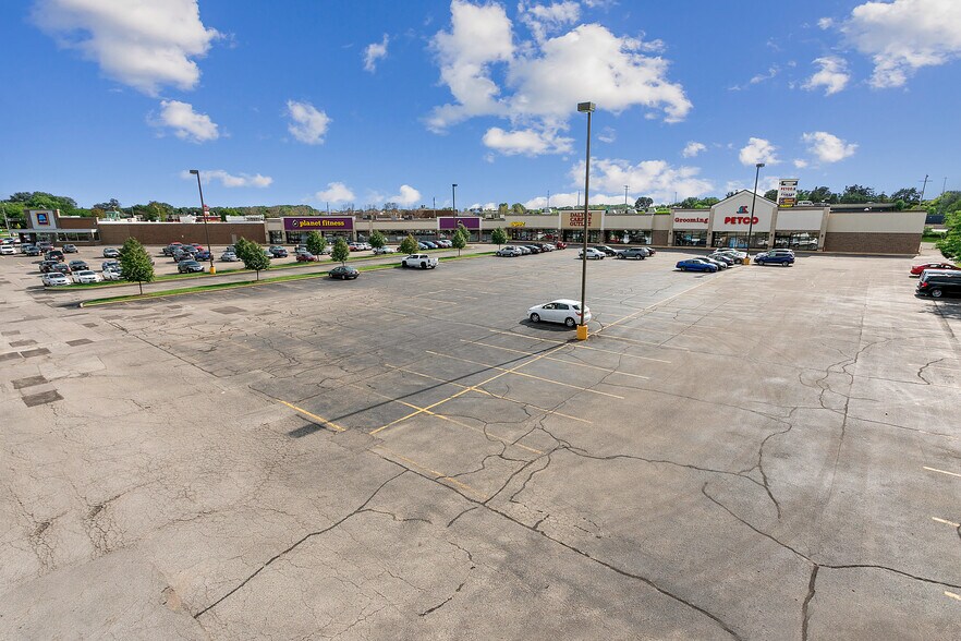 More Photos Of 1900-1964 S Koeller St, Oshkosh Unknown For Lease