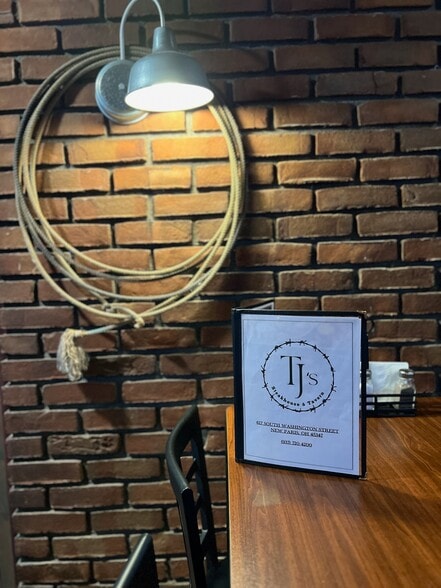 More Photos Of 617 S Washington St, New Paris Bar For Sale