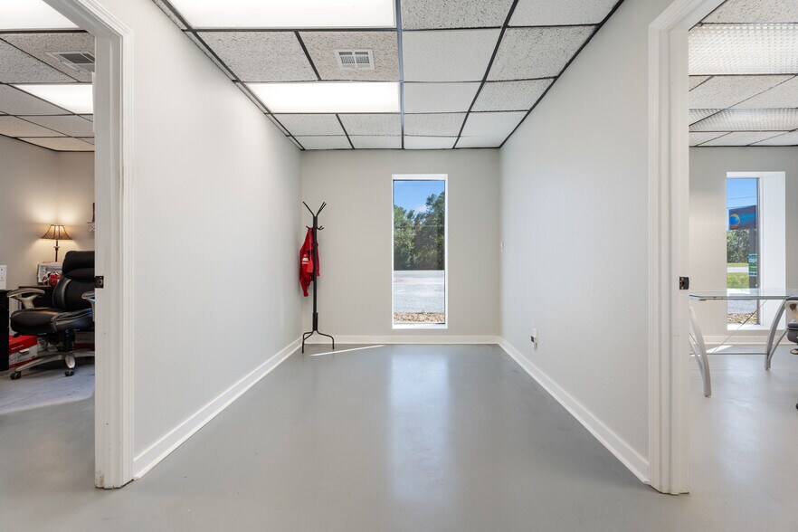 More Photos Of 25100 N Us-59 Hwy, Afton Office For Sale