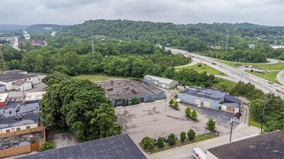 More Photos Of 3717 Jonlen Dr, Fairfax Flex For Lease